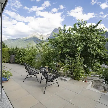 Chasa Emerita Moderne 3,5-zimmer Terrassenwohnung Mit Panoramablick Scuol