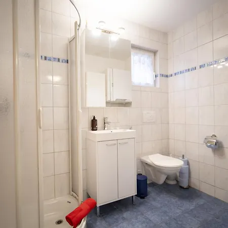 Chasa Emerita Moderne 3,5-zimmer Terrassenwohnung Mit Panoramablick Scuol