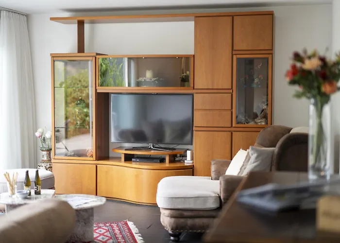 Chasa Emerita Moderne 3,5-zimmer Terrassenwohnung Mit Panoramablick Scuol