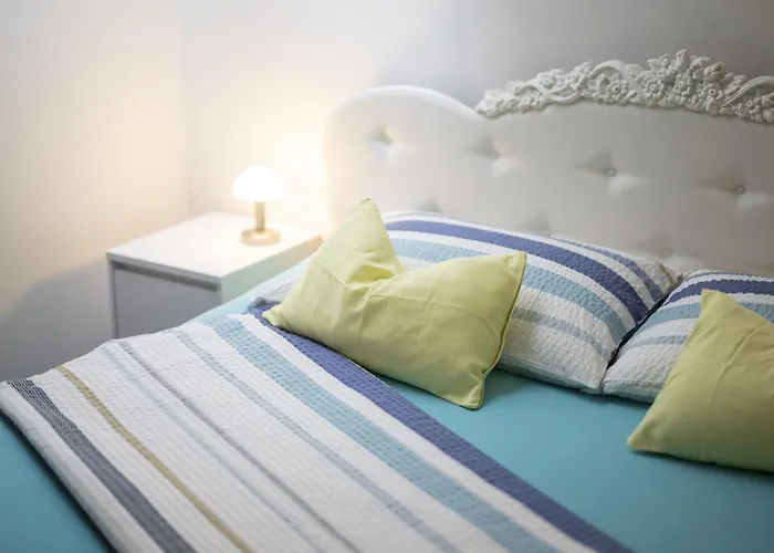 Chasa Emerita Moderne 3,5-zimmer Terrassenwohnung Mit Panoramablick Scuol