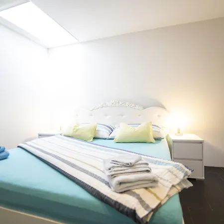 Lägenhet Chasa Emerita Moderne 3,5-zimmer Terrassenwohnung Mit Panoramablick Scuol