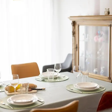 Chasa Emerita Moderne 3,5-zimmer Terrassenwohnung Mit Panoramablick Scuol